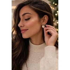 Bee Pearl Stud Earrings Gold Tone Cute Statement Fashion Jewelry